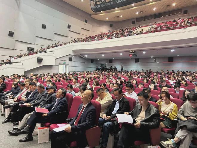 PP电子 PP电子平台上海市建筑材料行业协会八届五次会员大会暨第八次理事会成功召开!北美枫情参编双项标准！(图1)